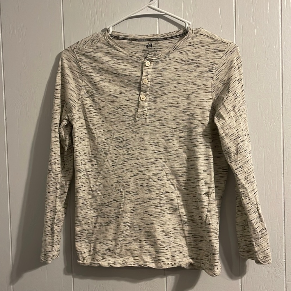 H&M boys size 10-12 long sleeve button down tee. Great condition!